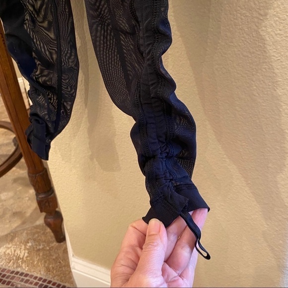 LULULEMON Black Mesh Pants Size 4-Fits Small - Picture 4 of 7